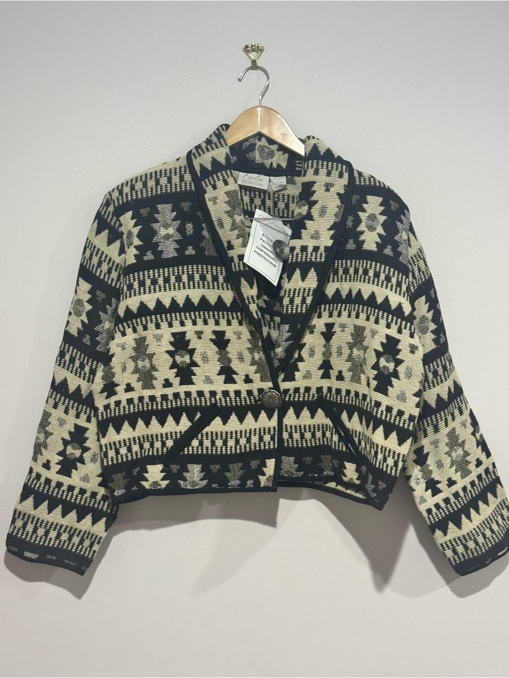NWT Vintage International Giorgio Fiorlini Tapestry Cropped Jacket Sz LG Aztech